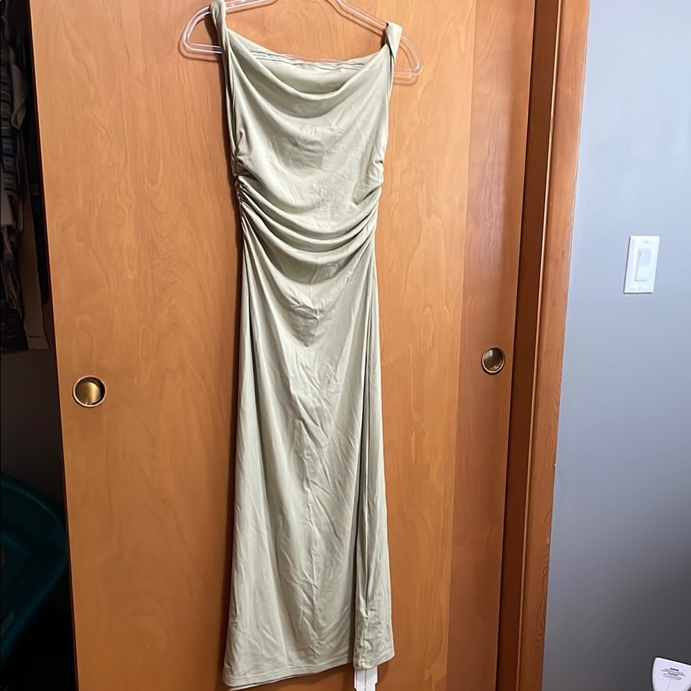 Commense light green dress